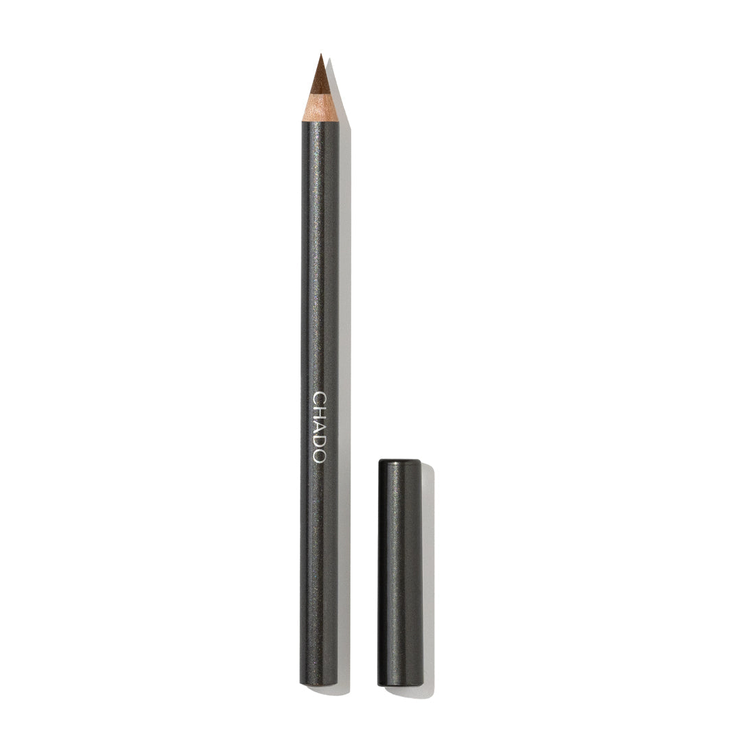Natural-looking Brun Brow Boost pencil, ideal for filling and volumizing brunette eyebrows. This long-lasting, cruelty-free pencil is infused with hydrating castor oil and carnauba wax, ensuring smudge-free wear.
